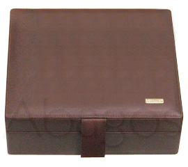 LEATHER travel humidor for 15-30 cigars