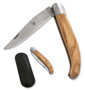 Couteau régional Basque: LE YATAGAN Lame acier inox 12C27 guillochée en vagues - 1 mitre en inox bross Manche en bois d´olivier - Ressort guillochlivré avec étui noir